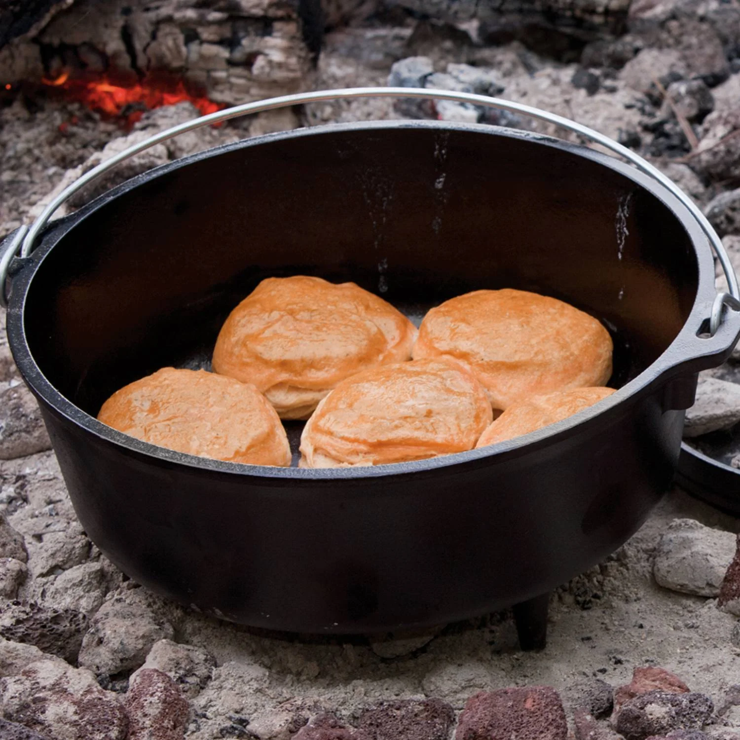 Lodge Cast Iron Camp Dutch Ovens - Image 17