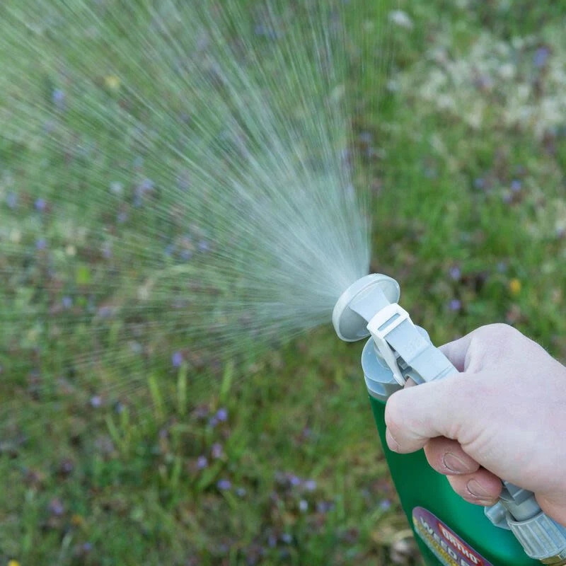 Ortho Weed B Gon Chickweed, Clover, & Oxalis Killer Spray for Lawns, 32 oz. - Image 3